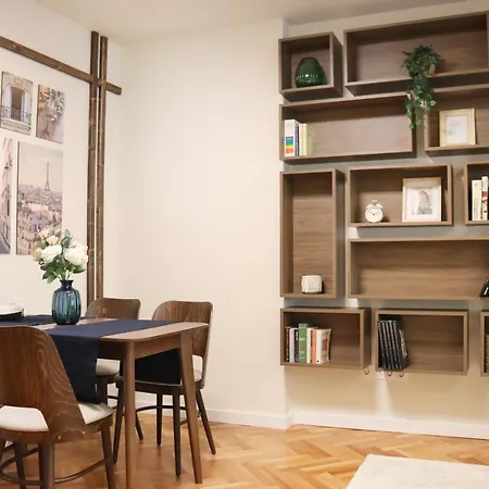 Stylish And Quiet With Balcony *