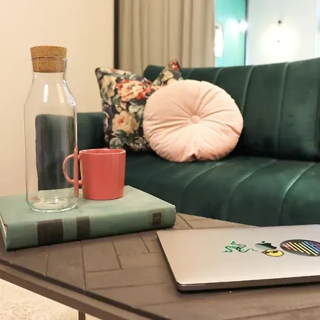 Stylish And Quiet With Balcony Apartment *