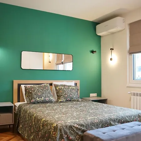 Stylish And Quiet With Balcony София