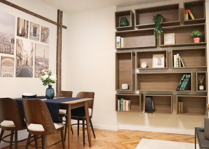 Stylish And Quiet With Balcony *