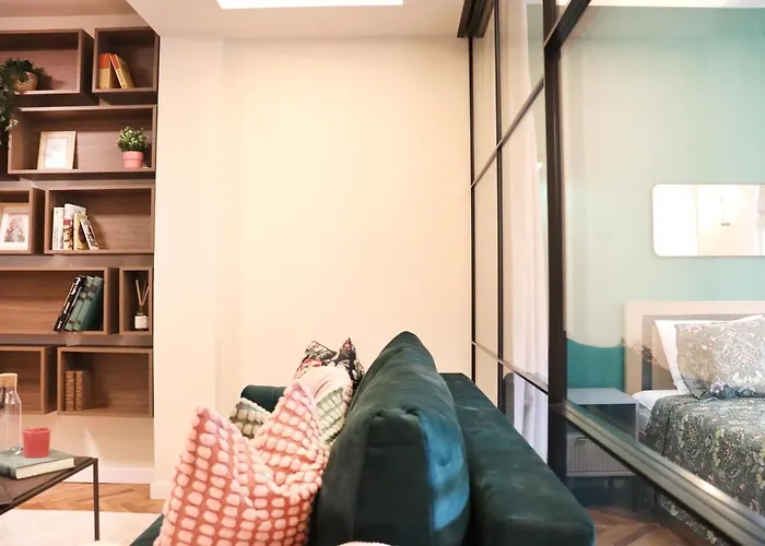 Stylish And Quiet With Balcony ソフィア