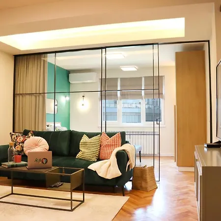 Stylish And Quiet With Balcony Appartement Sofia